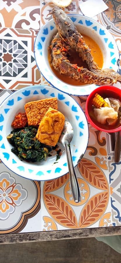 Indonesian Cuisine : Javanese Food Stock Image - Image of brunch, fish ...