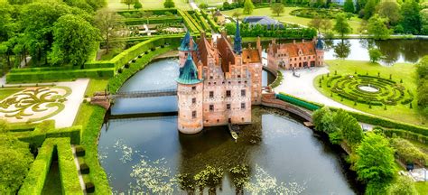 Egeskov Castle and Gardens Jigsaw Puzzle