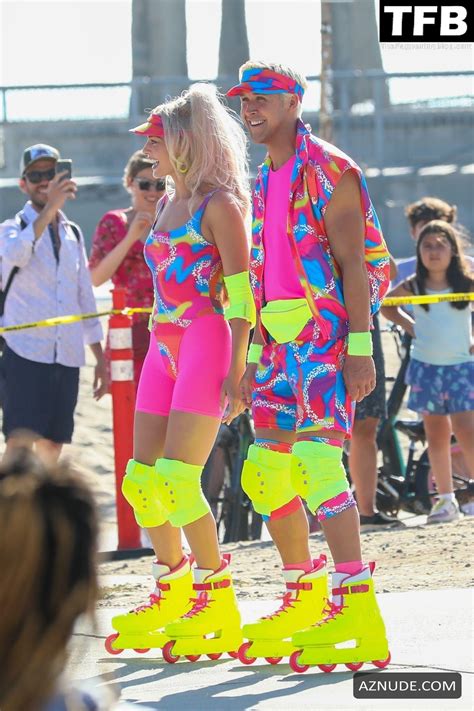Margot Robbie Sexy Seen Flaunting Her Hot Figure On The Set Of Barbie At Venice Beach Aznude