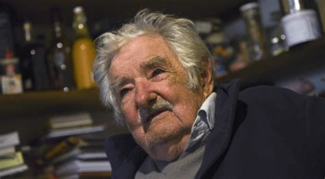 El expresidente uruguayo José Mujica anuncia que tiene un tumor en el