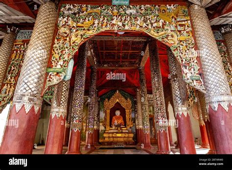 Wooden Carvings Hi Res Stock Photography And Images Alamy