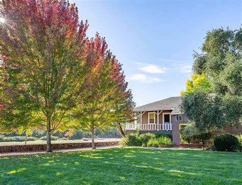 Sonoma County Drug & Alcohol Rehab Center Since 1949 | MOUNTAIN VISTA FARM