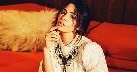 Sex Life Fame Sarah Shahi Swears I M Never Going To Work For Netflix Again After The Show Got