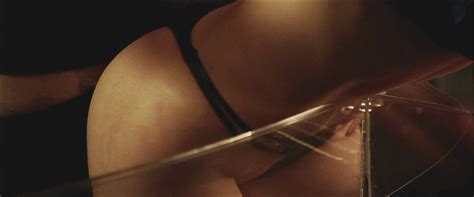 Naked Kim Poirier In Dawn Of The Dead Ii