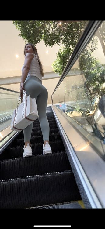 Escalator Ass Perfection First Post Spandex Leggings Yoga Pants Forum