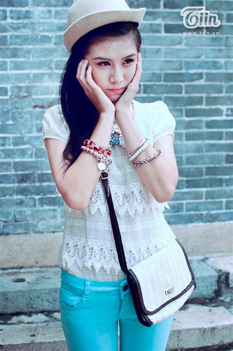 Nh Ng Hot Girl Xinh Nh M Ng C A I H C Hutech