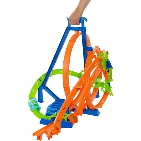 Hot Wheels Epic Crash Dash Whistle Stop Hobby Toy