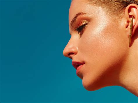 How To Shrink Shape And Elevate Your Jawline According To The Pros