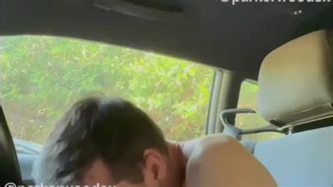 Auto sucer ma propre bite dans la voiture Vidéos Porno Gratuites Gay YouPorn Français