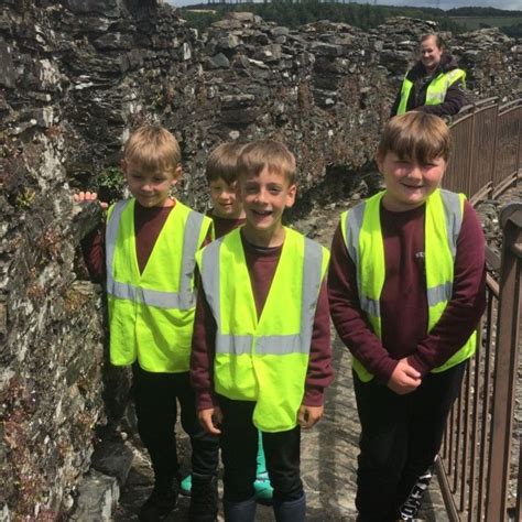 Dobwalls Community Primary School Class Visit To Restormel Castle