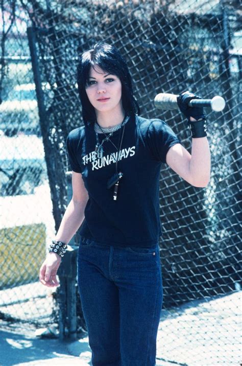 24 Vintage Photos Of Musicians Wearing Their Own Bandâ S Tees Joan