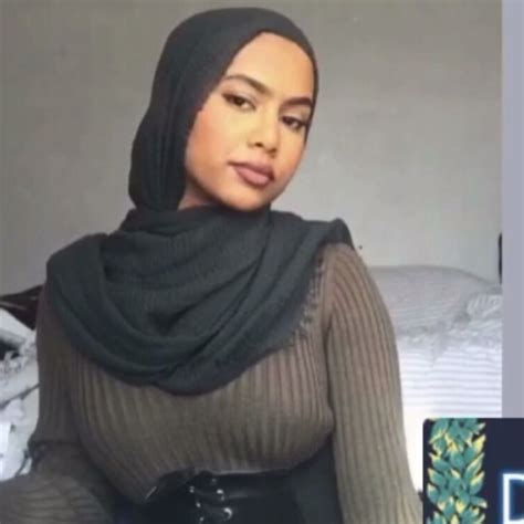 Hijabi Big Tits Scrolller