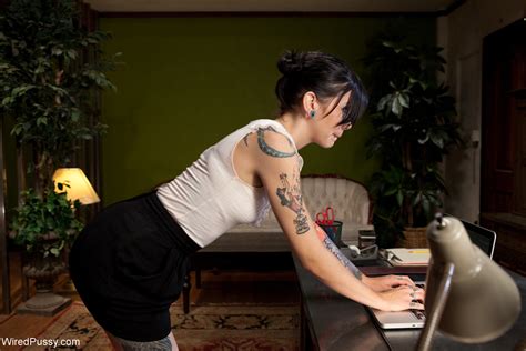 Wired Pussy Performed By Krysta Kaos Lorelei Lee Naked Images