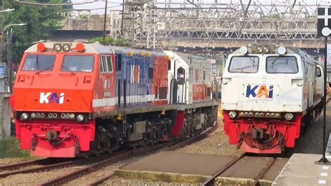 Ramainya Kereta Api Lokomotif Di Stasiun Tersibuk Jakarta Spesial