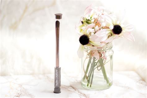 FashStyleLiv Nude By Nature Makeup Review