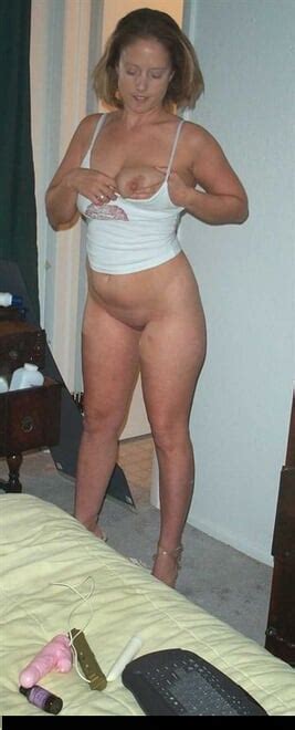 Amateur Blonde Milf Natural Tits X Porn Pic