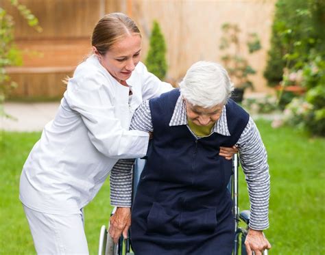 Laide à Domicile Garantie Du Bien être Quotidien Des Personnes âgées