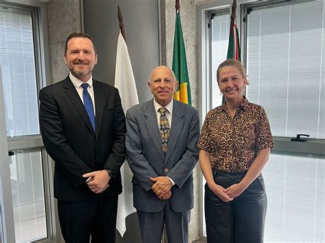 Presidente e 1º vice presidente da APMP realizam reunião o