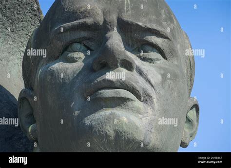 Ernst Thaelmann Monument, Thaelmann Park, Prenzlauer Berg, Pankow ...