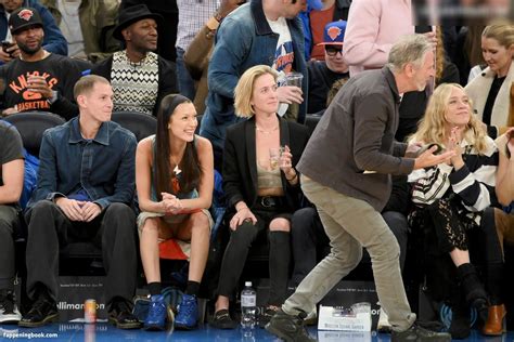 OOPS International Nude The Fappening Photo FappeningBook