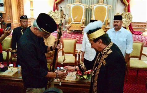 Kunjungi Kutai Kartanegara Capres Ganjar Bertemu Sultan Adji Muhammad