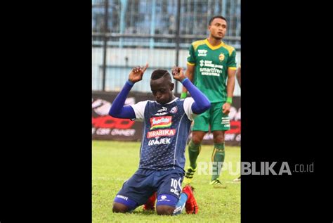 Ditekuk Arema 1 2 Sriwijaya FC Terdegradasi Republika Online