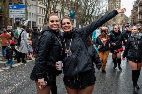 Wiesbadenaktuell Stra Enkarneval Fastnachtsumzug In Wiesbaden Am