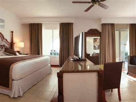 Riu Jalisco - Puerto Vallarta | STSVacations