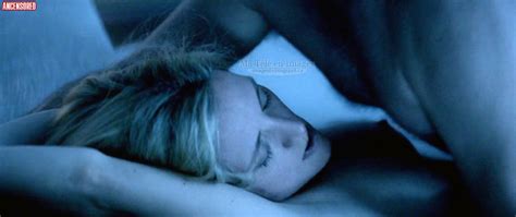 Naked Évelyne Brochu in Cash Nexus