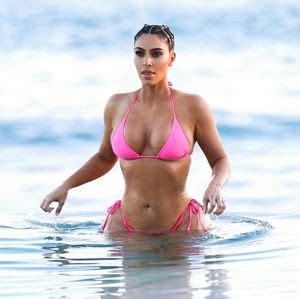 Skims Swim Skims Swim Triangle Bikini Top Taffy Poshmark