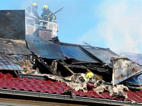 Dachstuhl In Wohnhaus In G Tterlitz In Flammen Schaden Auf Ca