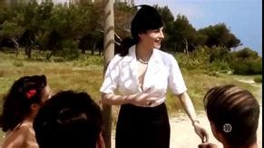 LA FEMME QUI PLEURE AU CHAPEAU ROUGE NUDE SCENES AZNude