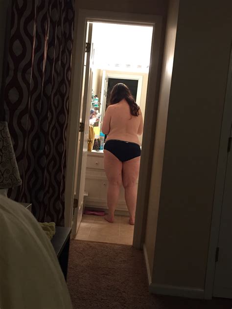 Milf Showing Off 13 Nude Pics XHamster