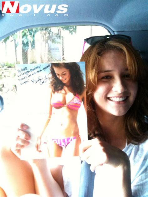 9 Hot Sexy Erika Smith Bikini Pics