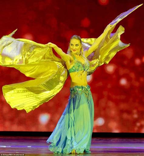 Th N H Nh M T M T C A C C Ng I P D Thi Hoa H U Bikini Qu C T