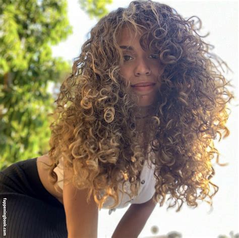 Chelly Pop Nude OnlyFans Leaks Fappening FappeningBook