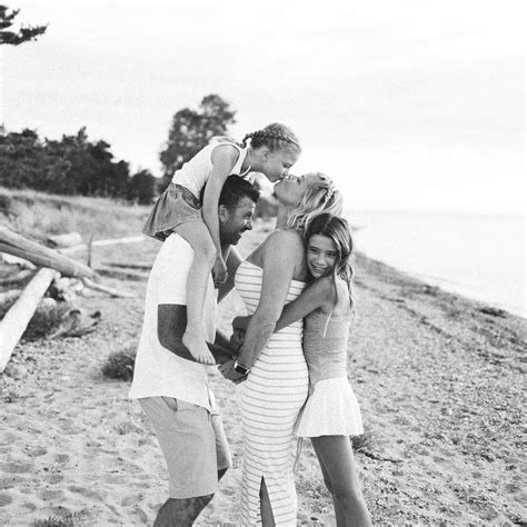 “Lazy Mama” meals on repeat… ⬇️⬇️ 1️⃣ BBQ Chicken & Cauli-Rice Bowl