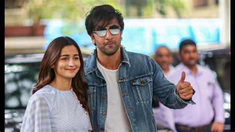 Watch: Ranbir Kapoor flaunts clean shaven look as he poses with Alia ...