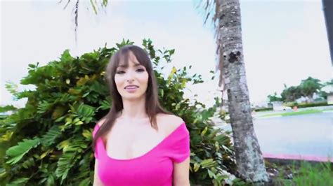 Mature With Big Tits Spreads Her Legs And Fucks To The Limit Right In Publicp LvZOg