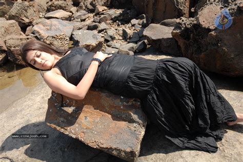 Nayanthara New Hot Stills Photo Of