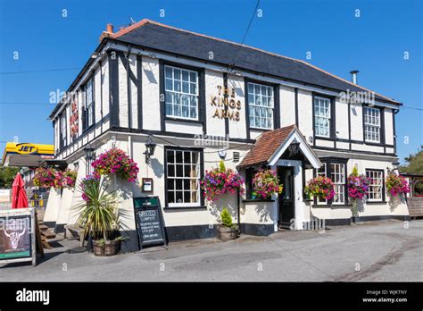 Emsworth Hampshire Uk The Kings Arms Pub On The Havant Road In