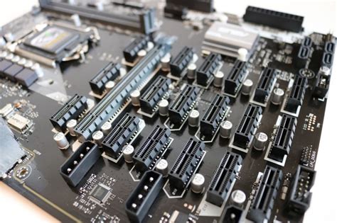 Материнские платы для майнинга (2-19 видеокарт) – Обзор 2018 - Август 2024