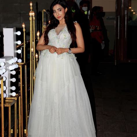 Parvathi Nair Hot Photoshoot TeluguBulletin