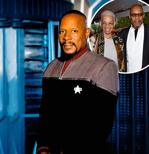 avery brooks net worth 2022