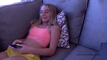 linda de 18 años follada por un hombre mayor en una audición de modelaje XVIDEOS