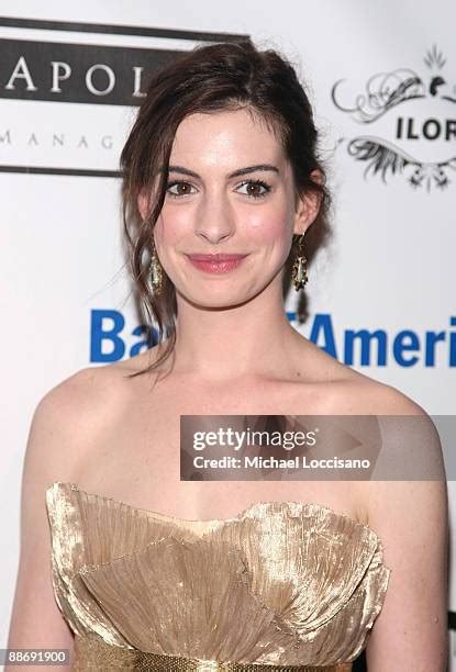 Anne Hathaway William Shakespeare Photos and Premium High Res Pictures