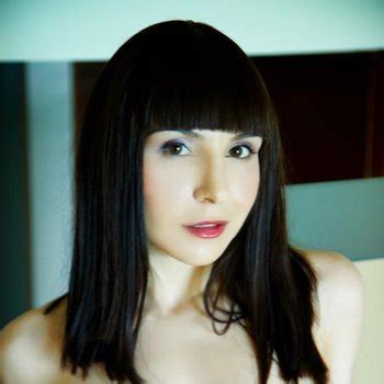 Bella Bellini Babe Page Watch This Adult Model On Freeones