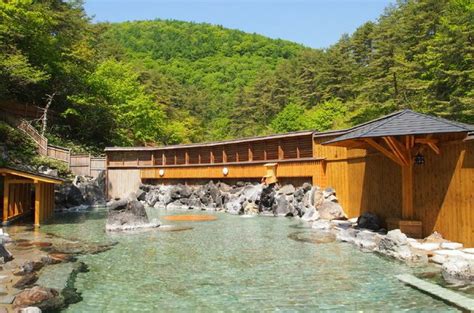 【草津温泉】おすすめ日帰り温泉・立ち寄り湯10選！足湯や湯もみ体験、絶景風呂も ｜じゃらんニュース