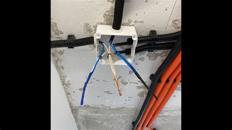 СОЕДИНЕНИЕ ПРОВОДОВ в распределительной коробке СВОИМИ РУКАМИ. Весь ...