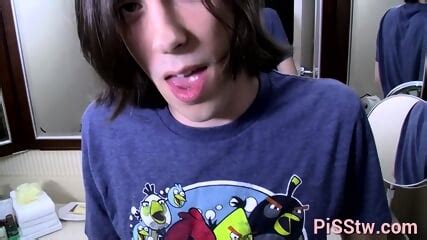 Secreat Cam Reveals Naked Lad